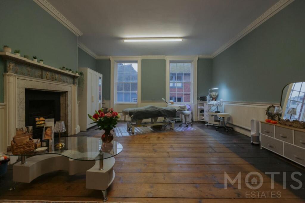 Main image of property: High Street, Hythe, CT21