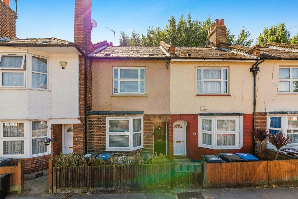 3 bedroom flat for rent in Northborough Road, SW16