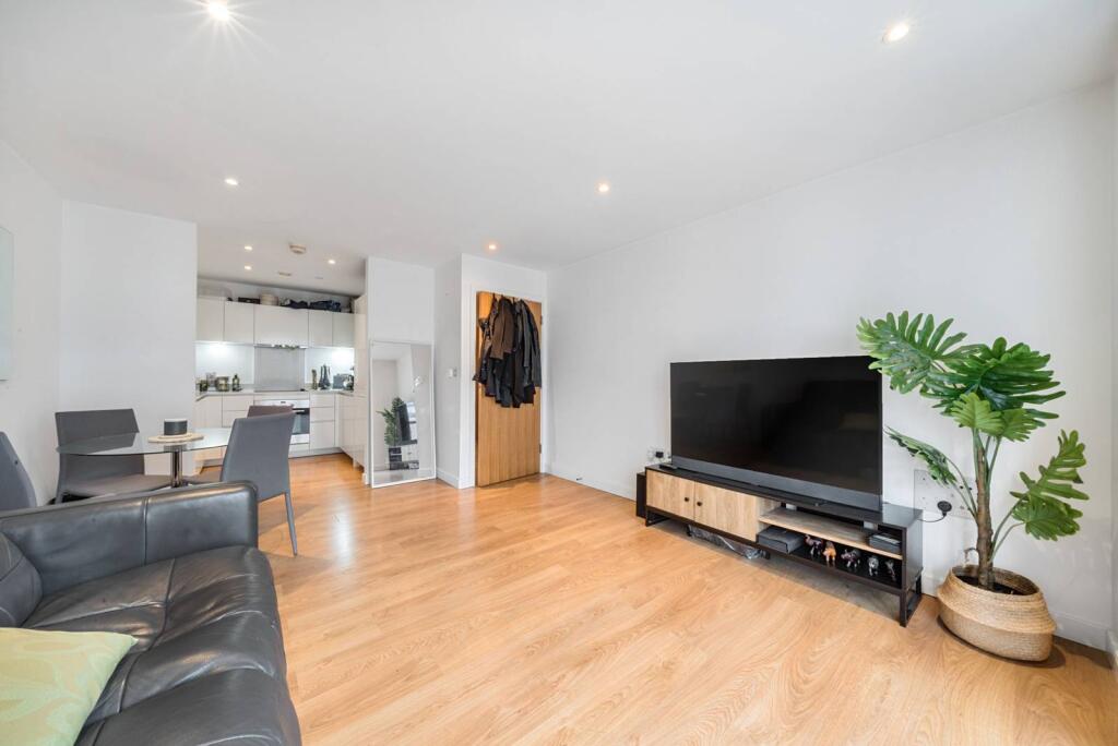 Main image of property: Yeo Street, Bow, London, E3