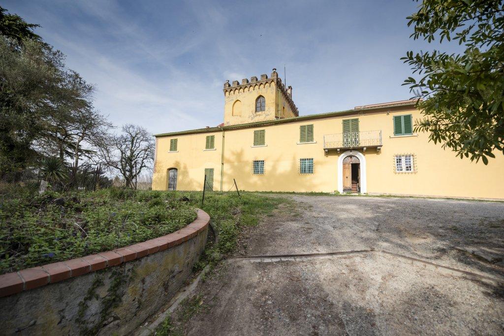 10-bedroom-manor-house-for-sale-in-peccioli-tuscany-italy