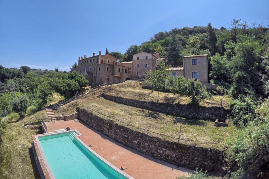 2 bedroom apartment for sale in Volterra, Tuscany, Italy