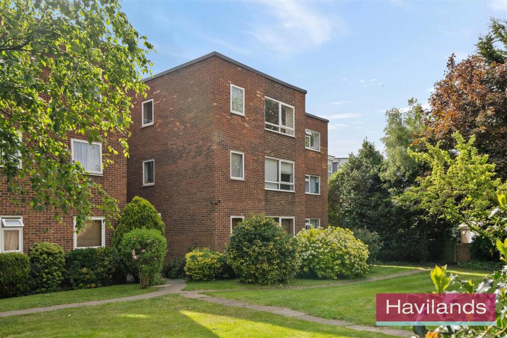 Main image of property: 1a Lincoln Road, Enfield