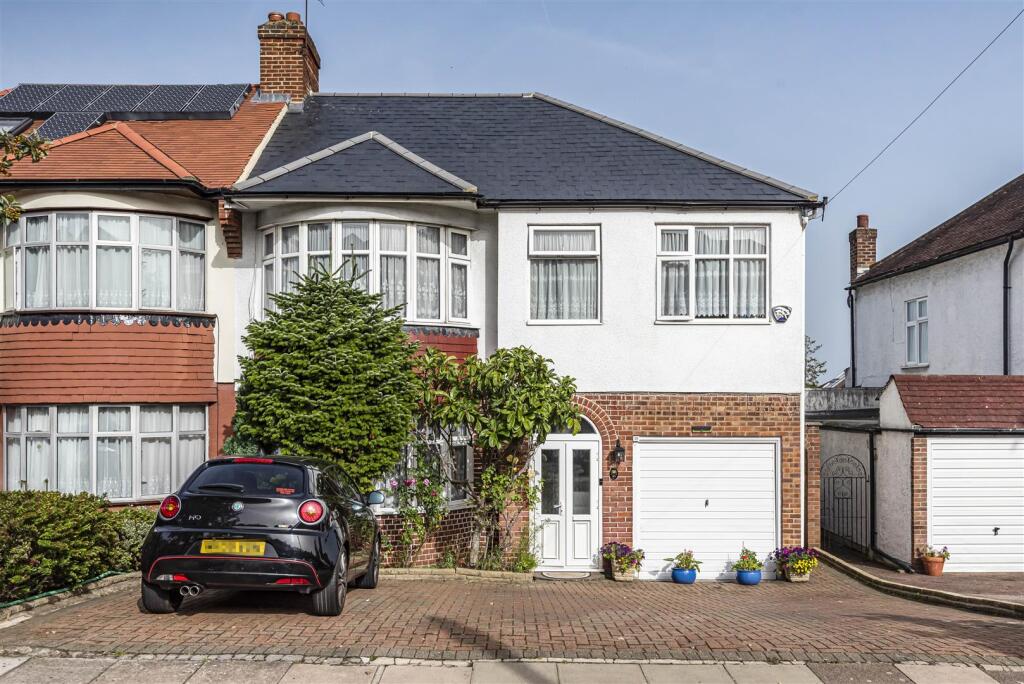 Main image of property: Oakwood Avenue, London