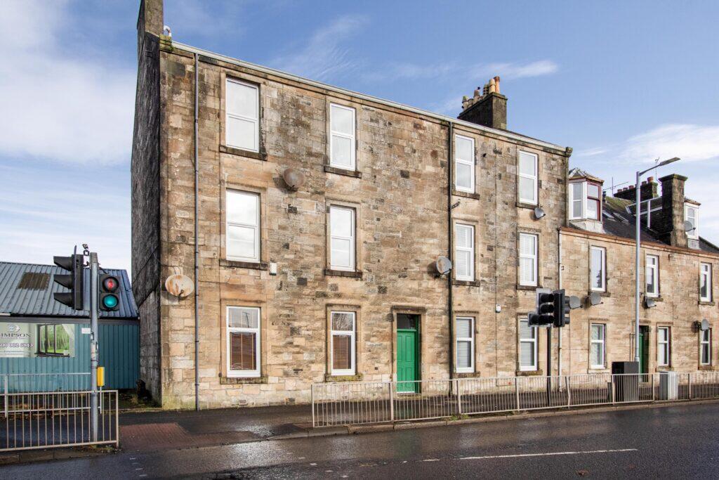 Main image of property: 9 Bridgend, Kilbirnie