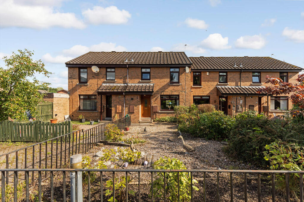 Main image of property: 3 Farm Ct, Bothwell, Glasgow G71 8BU