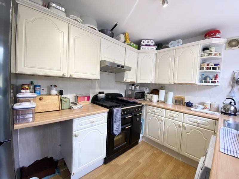 2 bedroom semi-detached house for sale in Central Avenue 