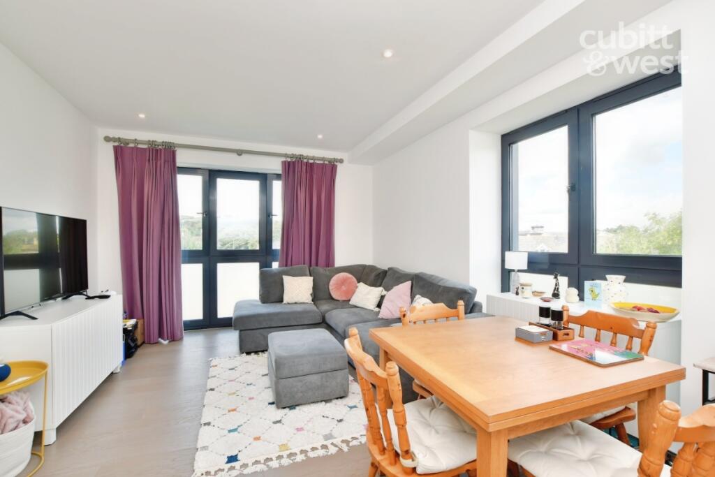 Main image of property: London Road Dorking RH4