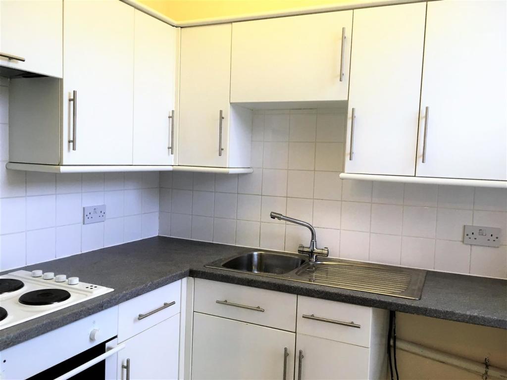 6 bedroom semidetached house for sale in Donoughmore Road, Bournemouth