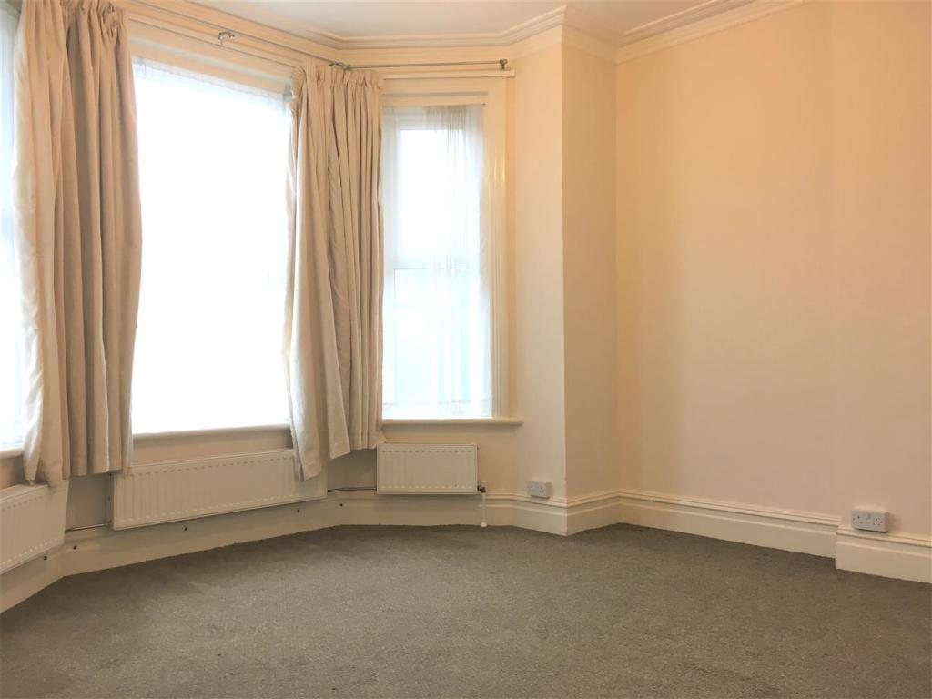 6 bedroom semidetached house for sale in Donoughmore Road, Bournemouth