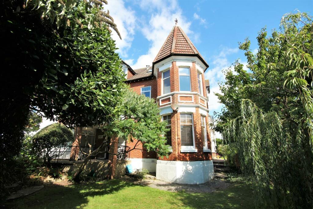 1 bedroom flat for rent in Sea Road, Boscombe, Bournemouth, BH5