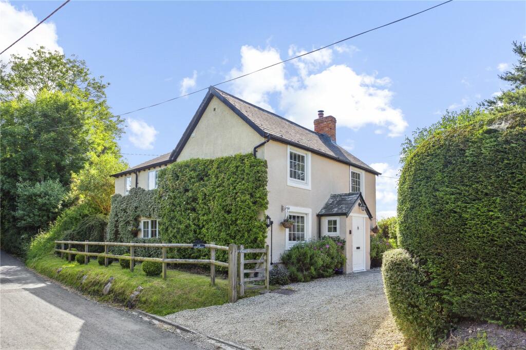 4 bedroom detached house for sale in Bottlesford, Pewsey, Wiltshire, SN9