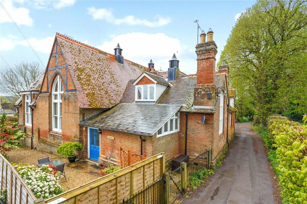 1 bedroom semidetached house for sale in Kings Corner, Pewsey