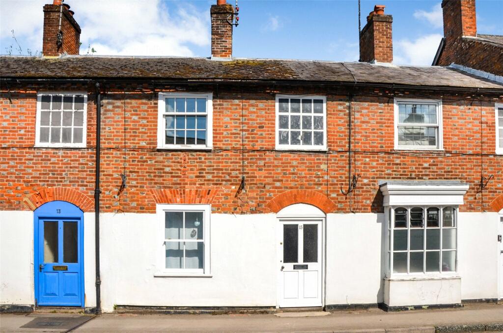 3 bedroom terraced house for sale in High Street, Pewsey, Wiltshire, SN9