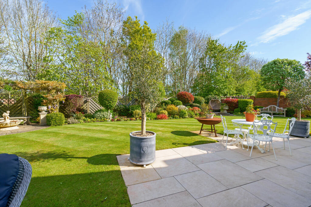Additional property image - Oldborough Drive, Warwick, CV35