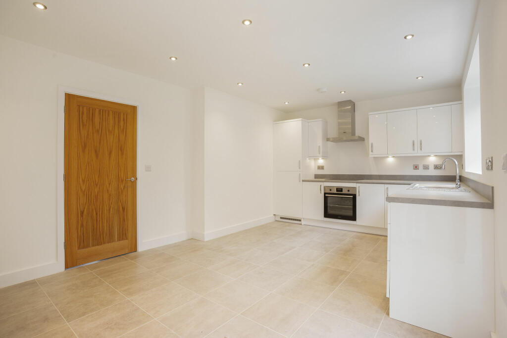 Additional property image - Headland Rise, Stratford-Upon-Avon, CV37