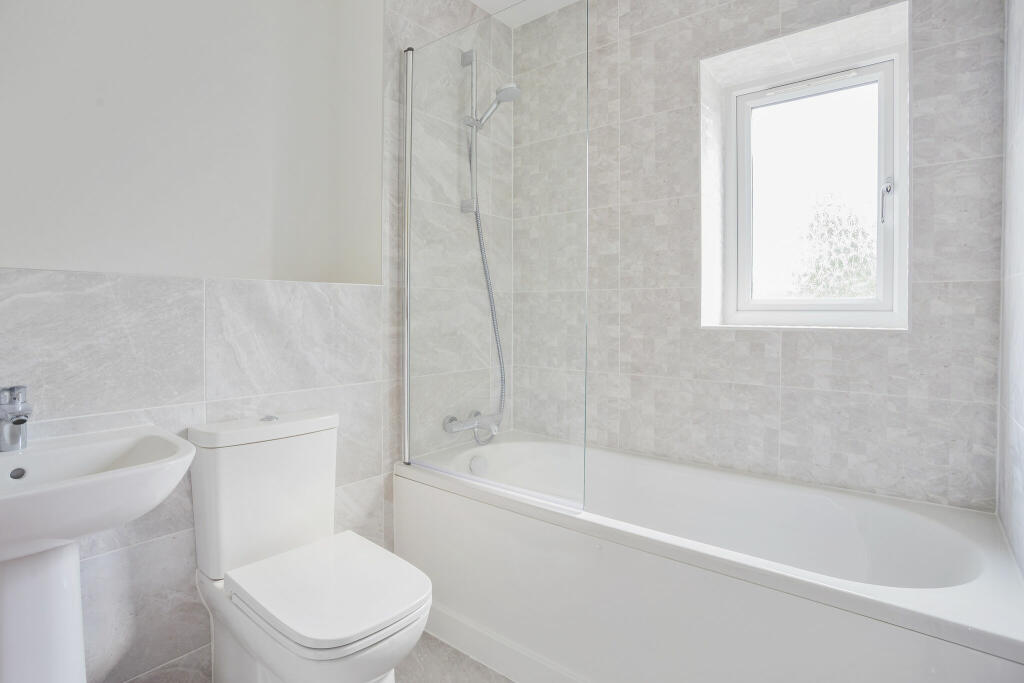 Additional property image - Headland Rise, Stratford-Upon-Avon, CV37