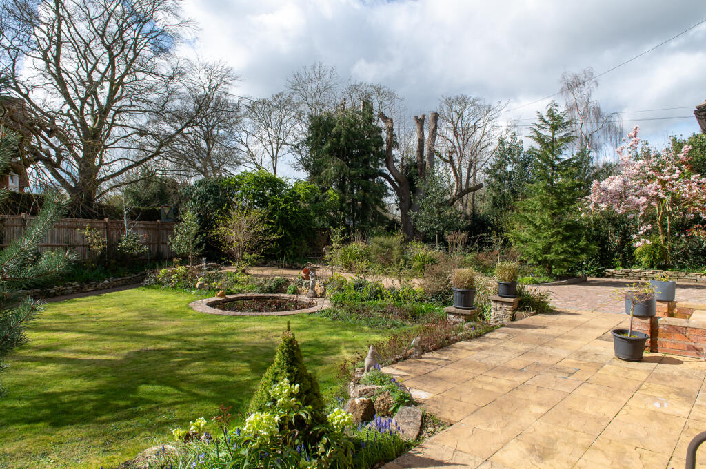 Additional property image - Tiddington Road, Stratford-Upon-Avon, CV37