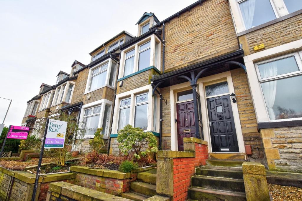 3 bedroom terraced house for sale in Accrington Road, Burnley, BB11