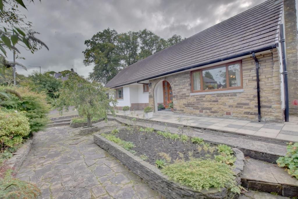 5 bedroom detached bungalow for sale in Padiham Road, Burnley, BB12