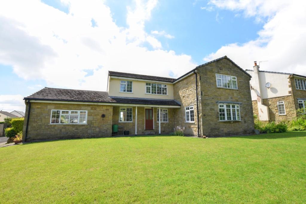 4 bedroom detached house for sale in Pendle Fields, Fence, Burnley, BB12