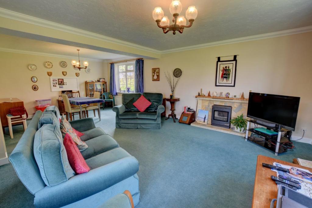 4 bedroom detached house for sale in Pendle Fields, Fence, Burnley, BB12