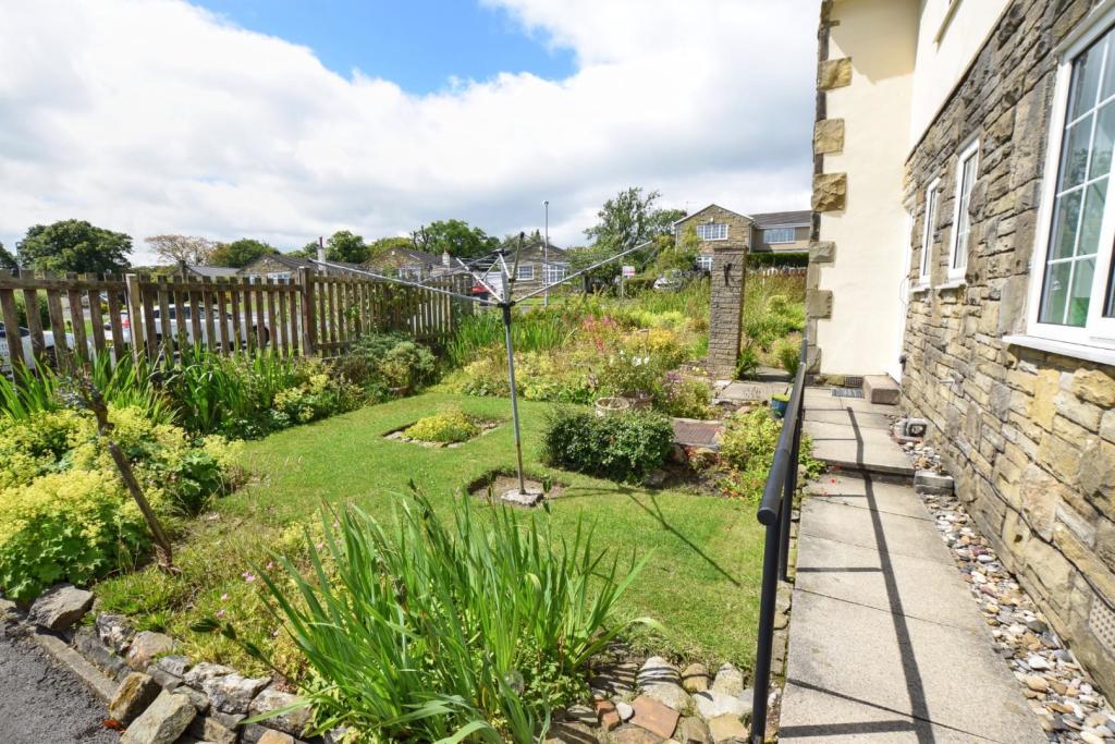 4 bedroom detached house for sale in Pendle Fields, Fence, Burnley, BB12