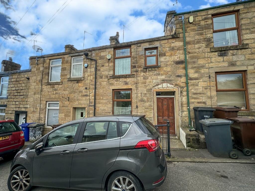 2 bedroom terraced house for sale in Pasture Lane, Barrowford, BB9