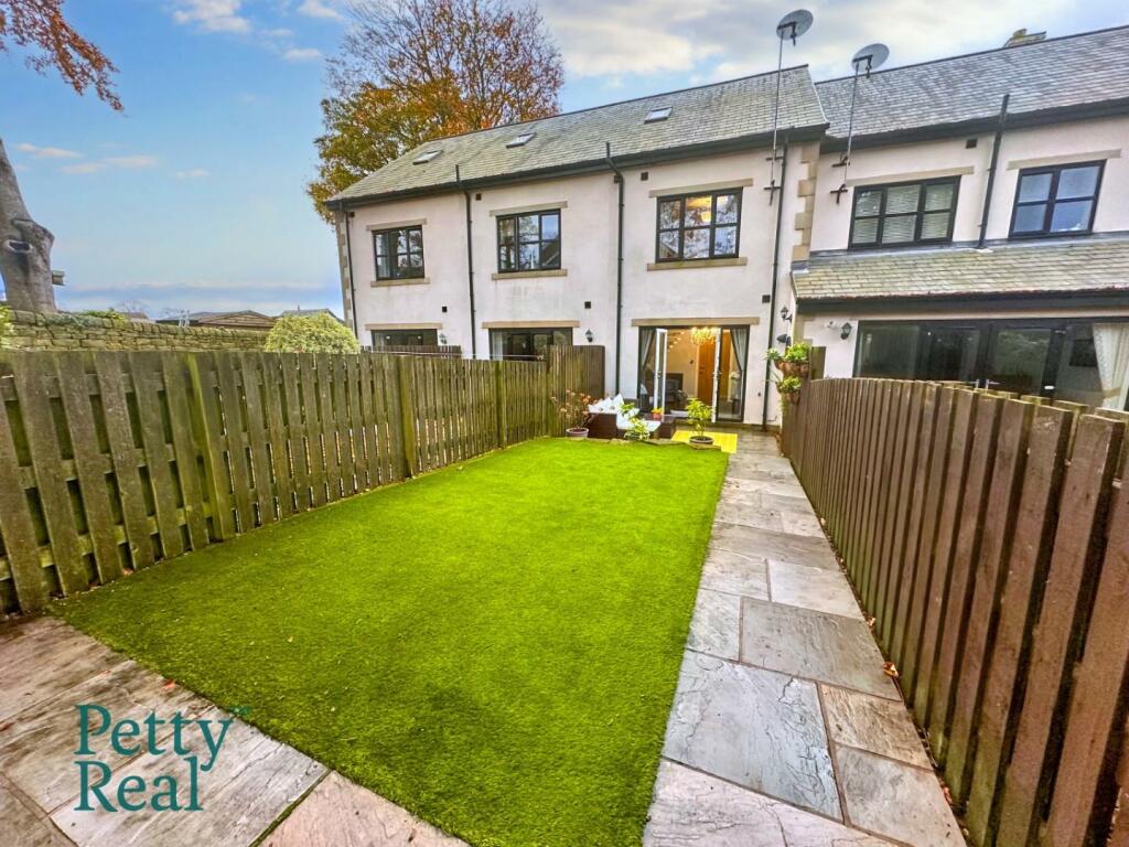 Additional property image - Field Top Court, Fence