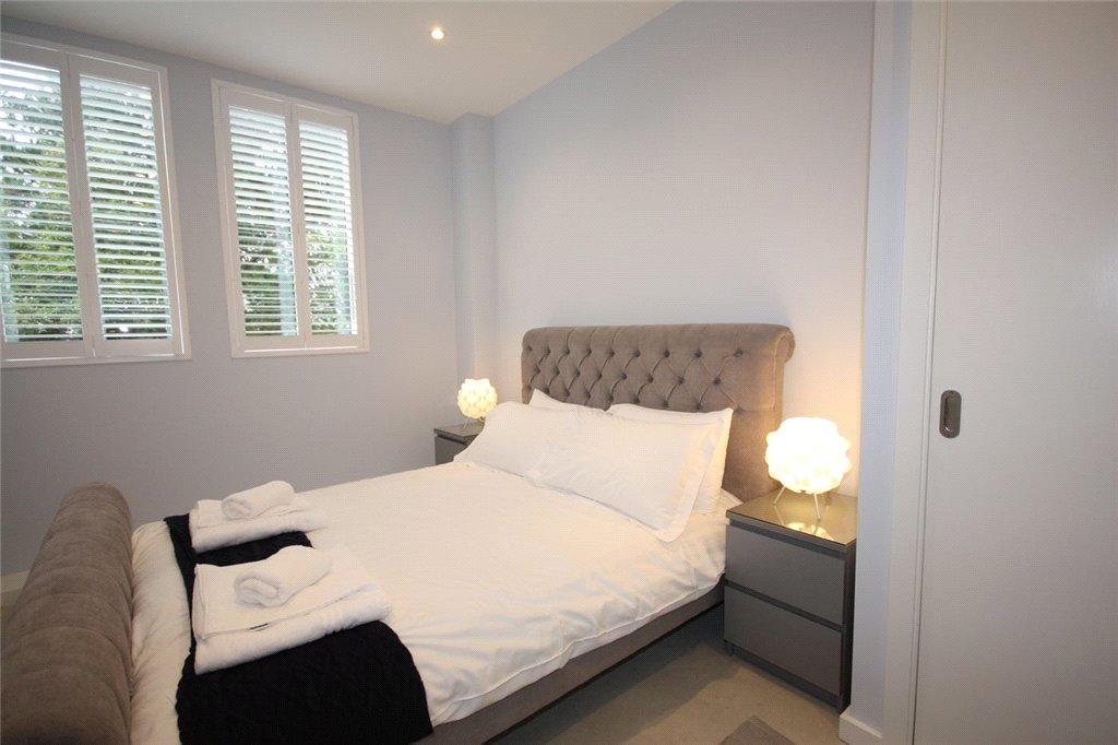 the bay handbolsas on sale