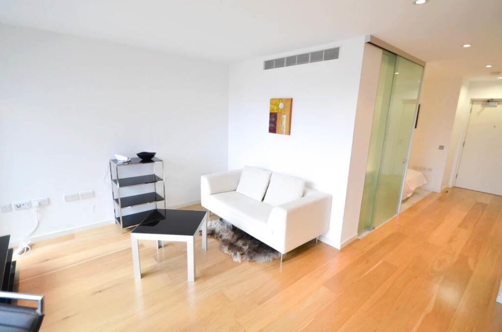 Main image of property: Ontario Tower, Fairmont Avenue, London, E14