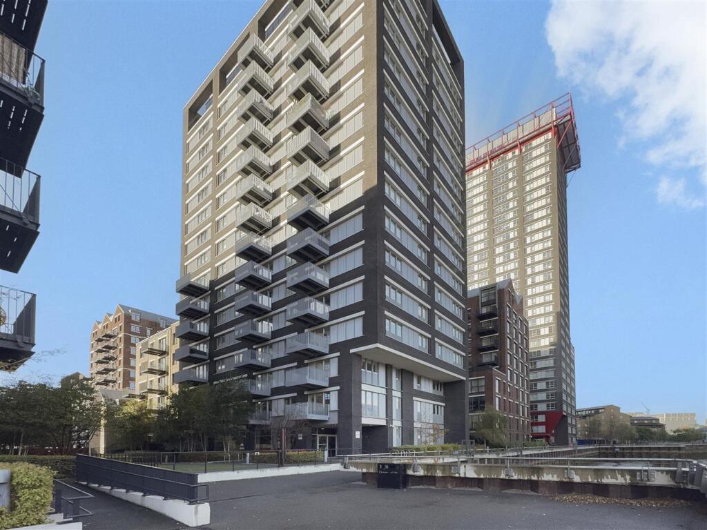 Main image of property: Goodluck Hope Walk, London, E14