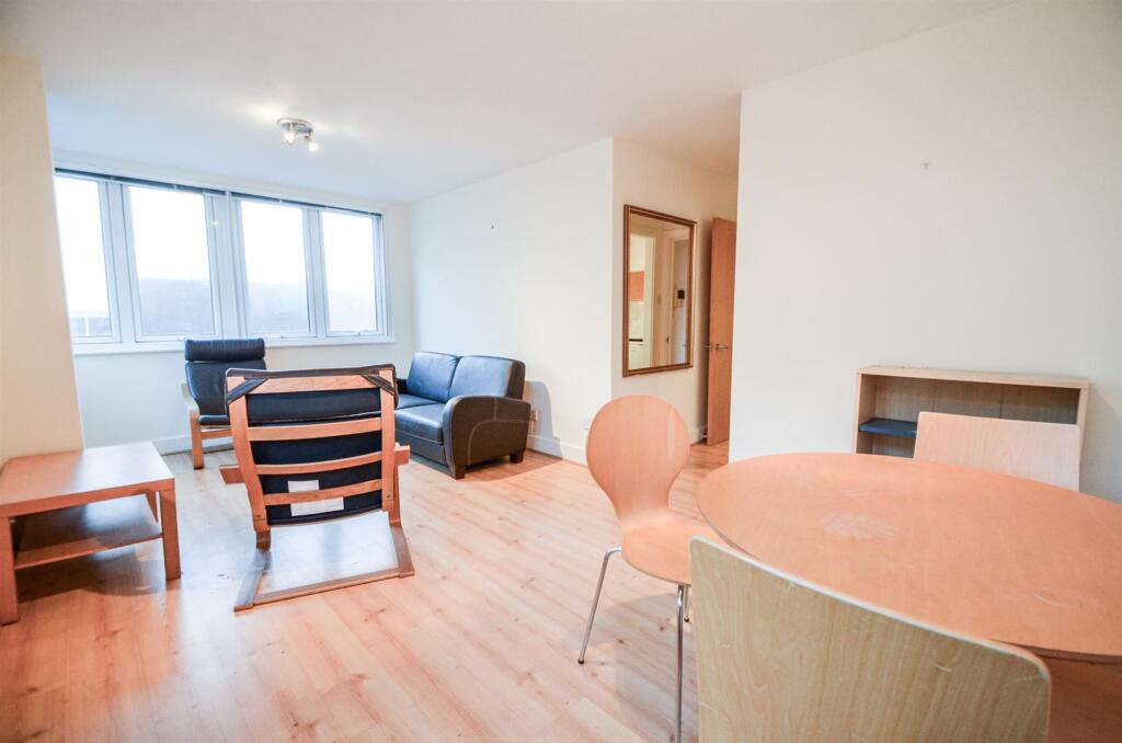 Main image of property: Skyline Plaza, Commercial Road, E1