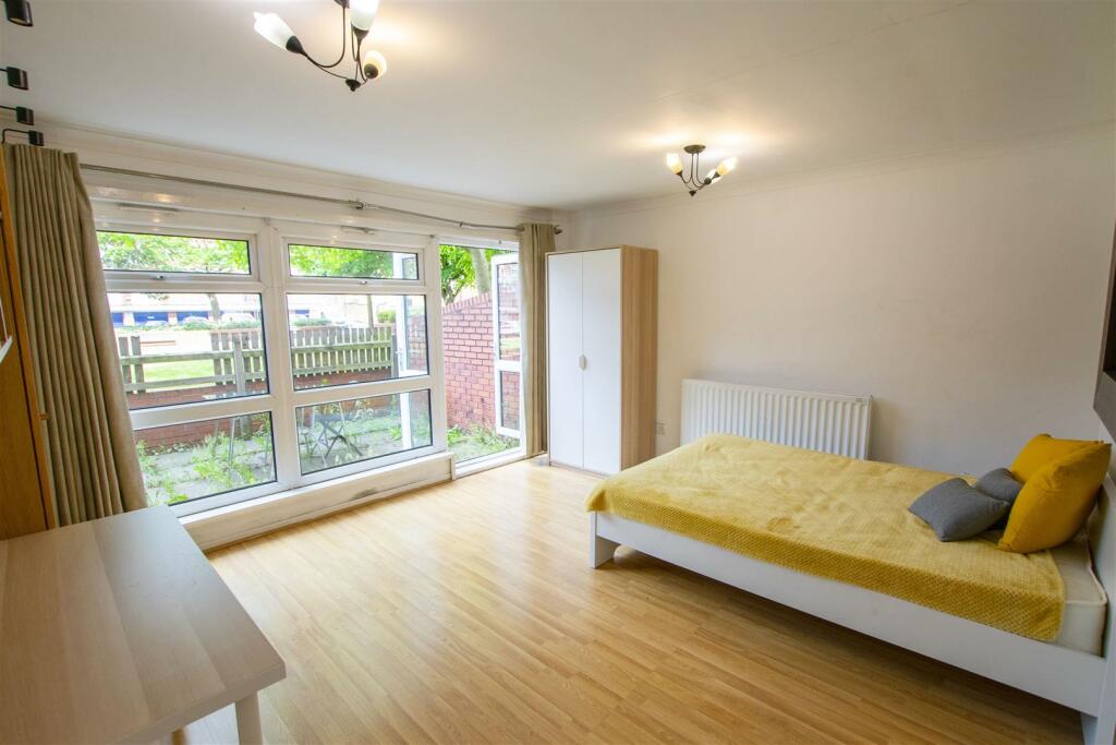 Additional property image - Shepherds Gardens, Birmingham