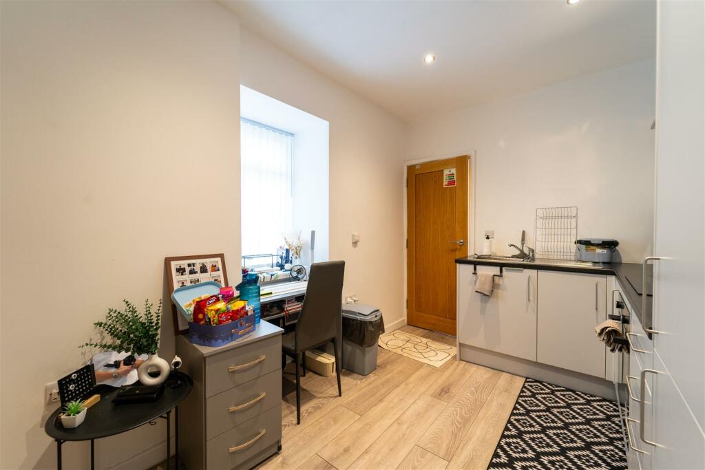 Additional property image - Oak Tree Lane, Selly Oak, Birmingham