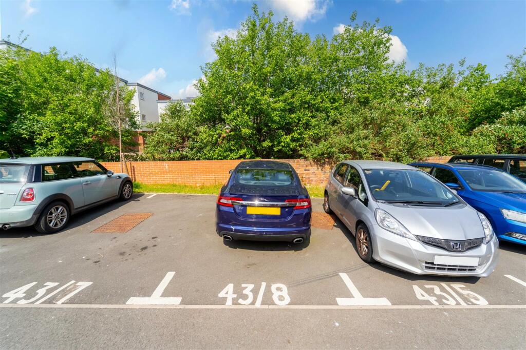 Additional property image - Heroes Drive, Birmingham