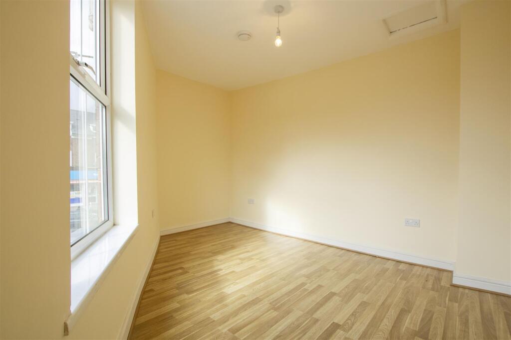 Additional property image - Oak Tree Lane, Selly Oak, Birmingham