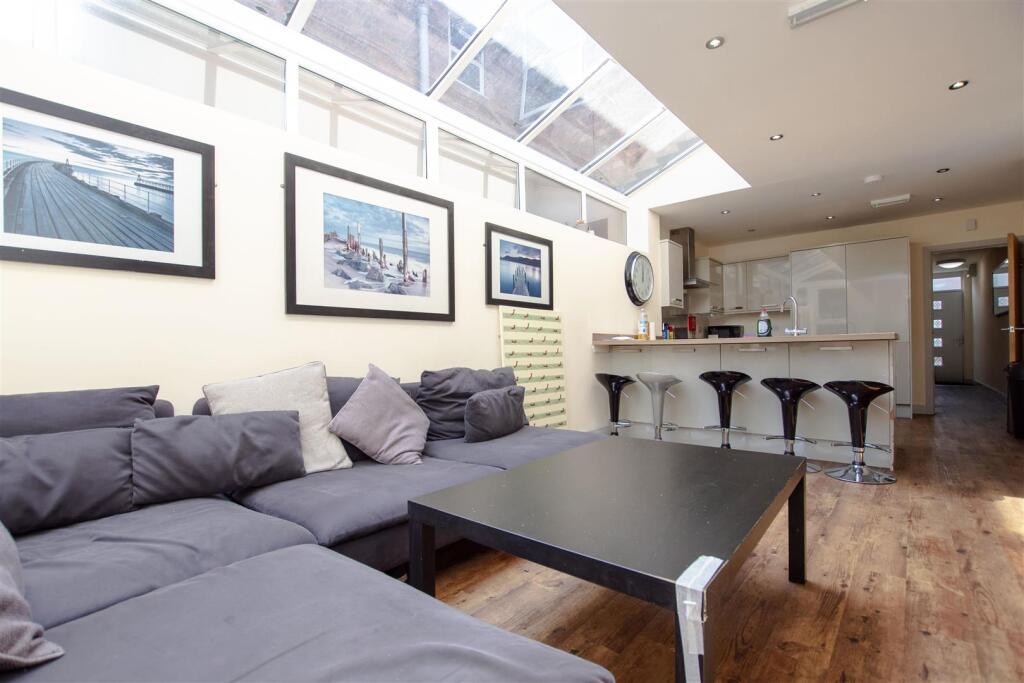 Main image of property: Heeley Road, Selly Oak, Birmingham, West Midlands, B29