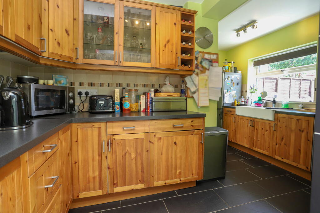 Additional property image - Feldon Lane, Halesowen, B62 9DS