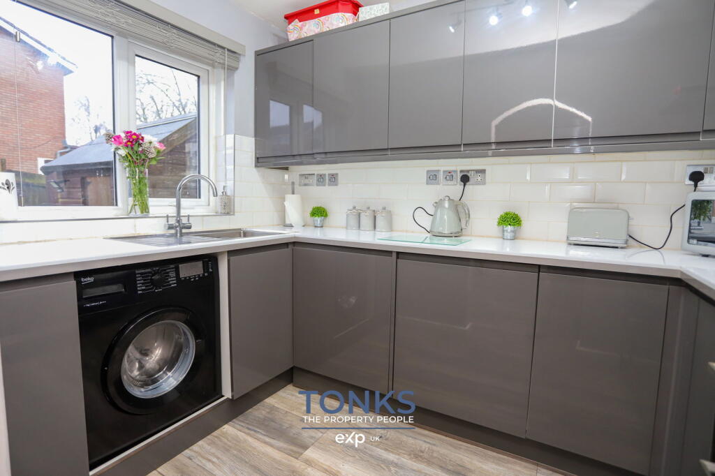 Additional property image - Hamilton Avenue, Halesowen, B62 8SG