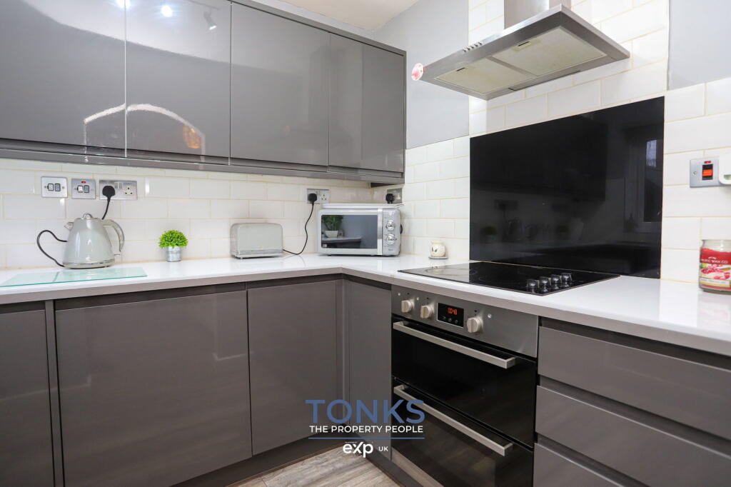 Additional property image - Hamilton Avenue, Halesowen, B62 8SG