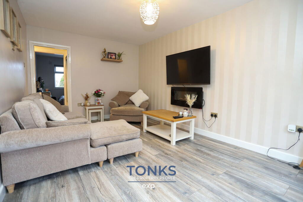 Additional property image - Hamilton Avenue, Halesowen, B62 8SG