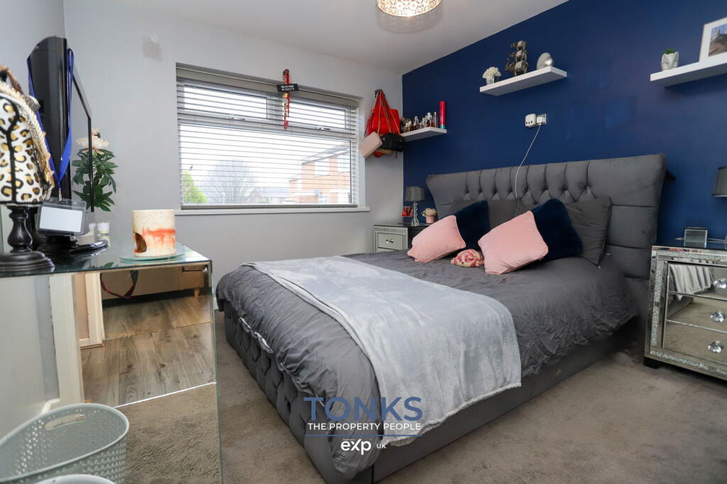 Additional property image - Hamilton Avenue, Halesowen, B62 8SG