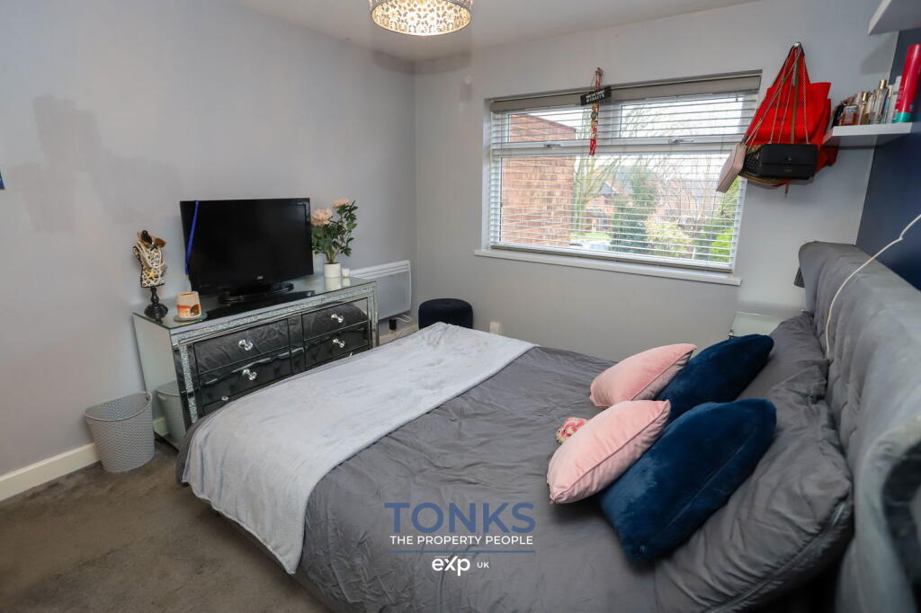 Additional property image - Hamilton Avenue, Halesowen, B62 8SG