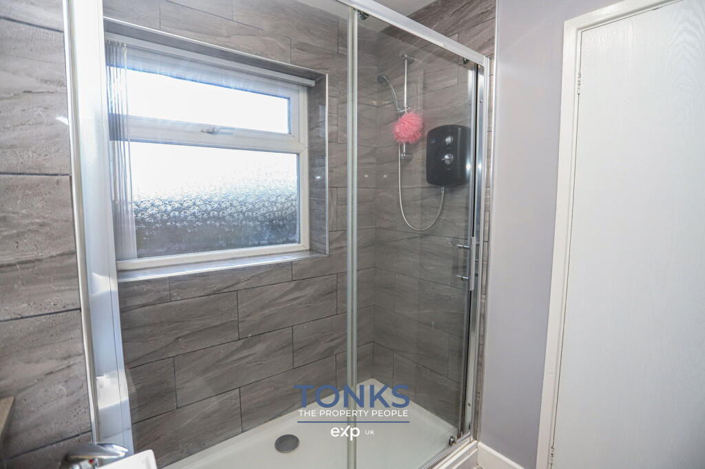 Additional property image - Hamilton Avenue, Halesowen, B62 8SG