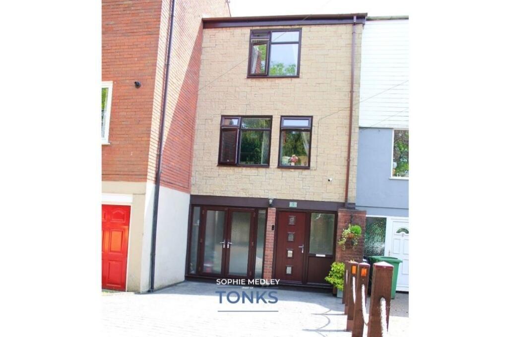 Main image of property: Hagley Road, Halesowen, B63 4JW