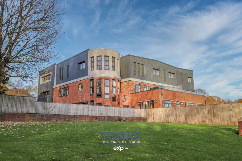 Main image of property: Roadstone Drive,Dudley,West Midlands,DY3 4AR