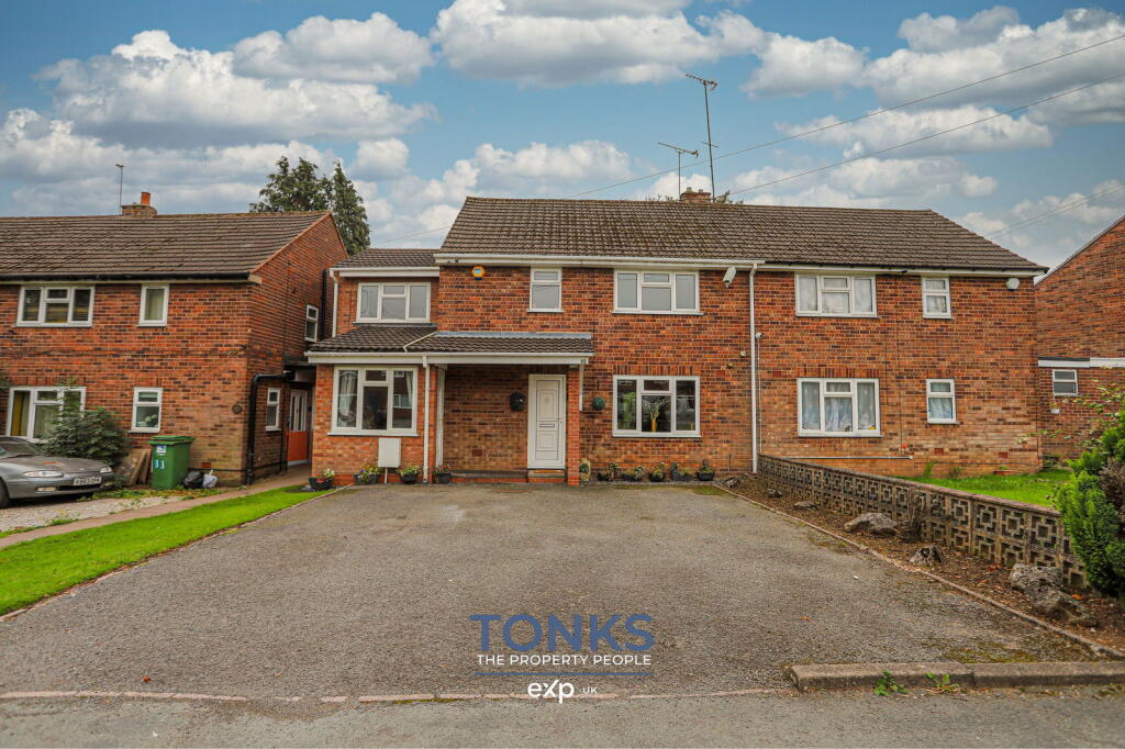 4 bedroom semi-detached house