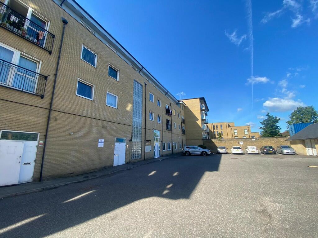 Main image of property: Green Lane, Ilford, London, IG3