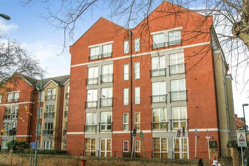 2 bedroom flat for rent in The Pavilion, Russell Road, NG7