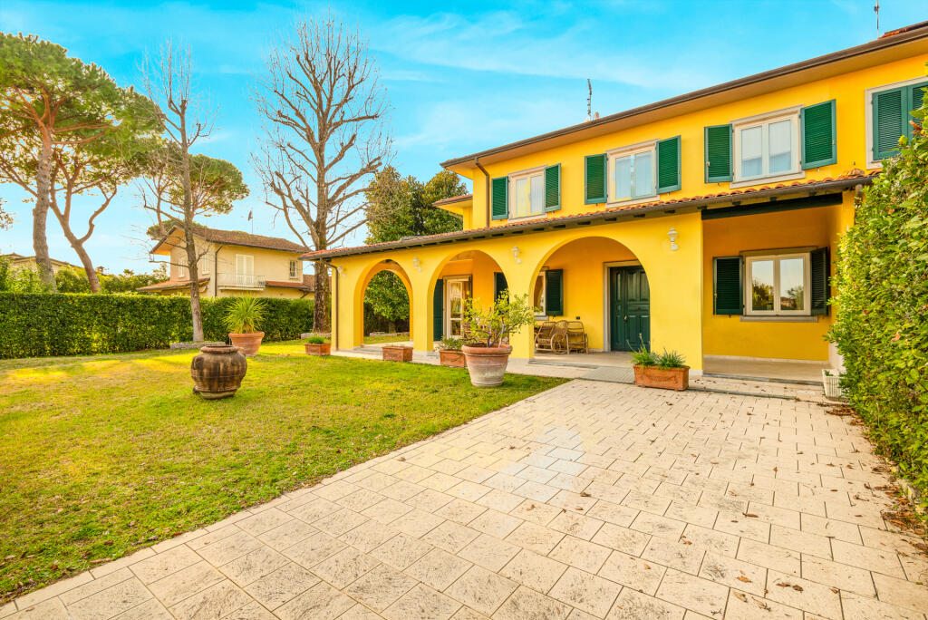 Main image of property: Tuscany, Lucca, Forte Dei Marmi